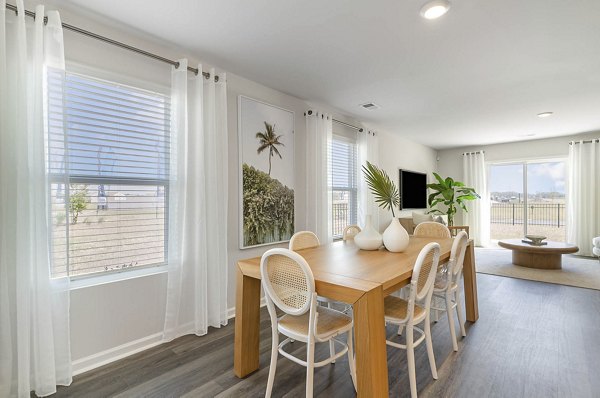 dining room at The Grove at Village Oaks Apartment Homes