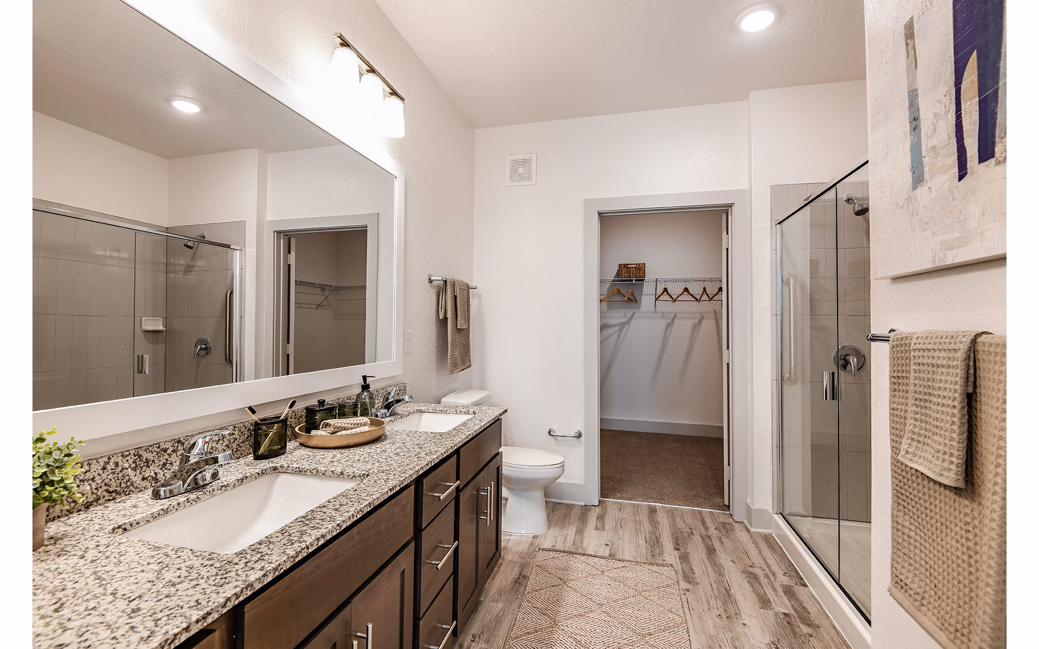 bathroom at Palacio Apartments 