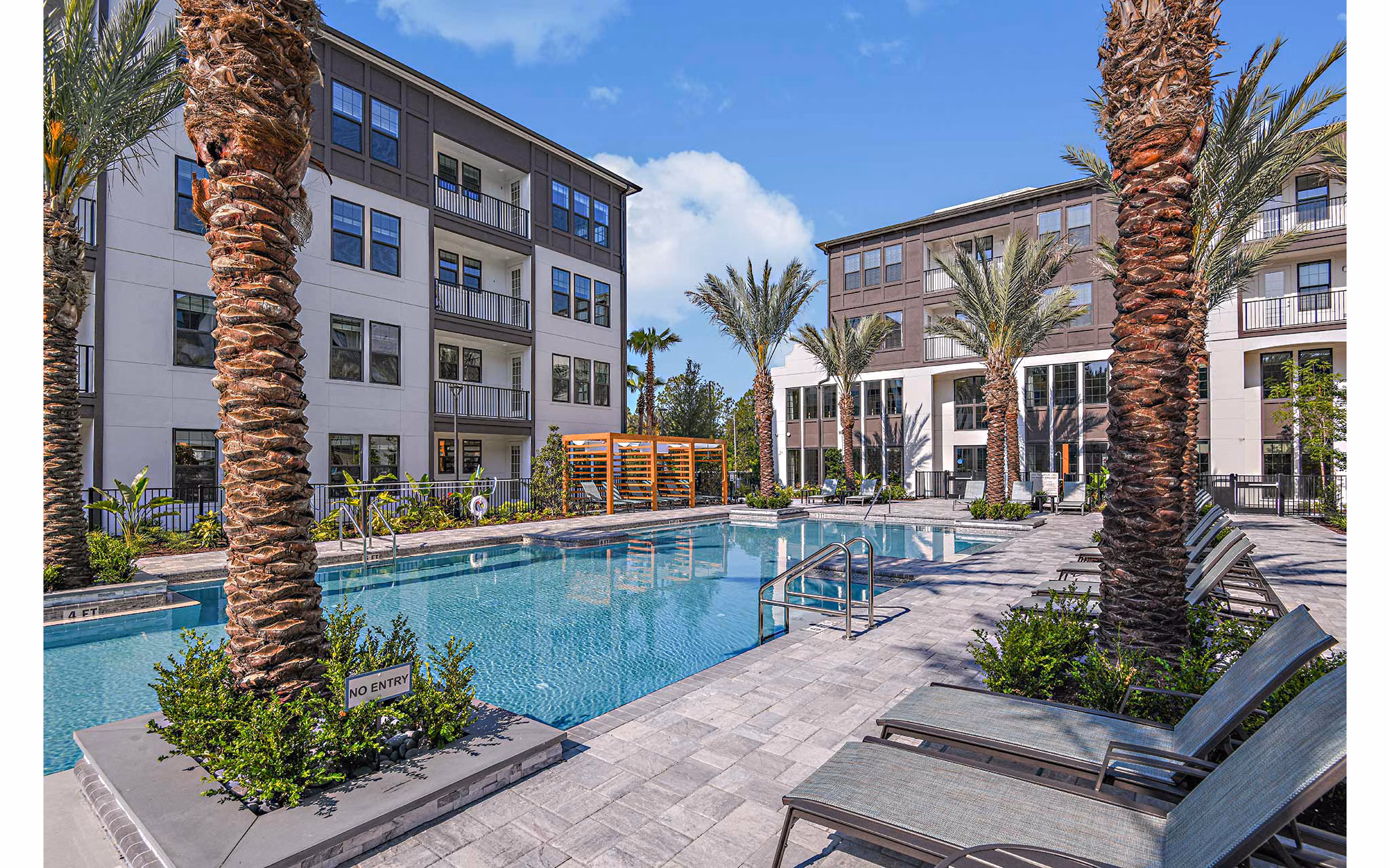 pool at Palacio Apartments 