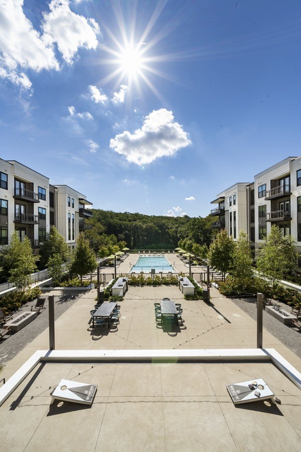 patio at Wrenstone at the Highlands Apartments