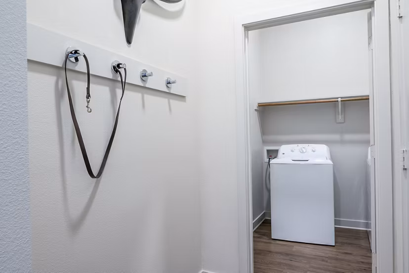 Birchway Hudson Oaks: Luxurious high-rise apartments with scenic views
