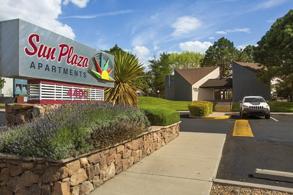 Sun Plaza Apartments: Modern luxury at Greystar apartment community in prime location