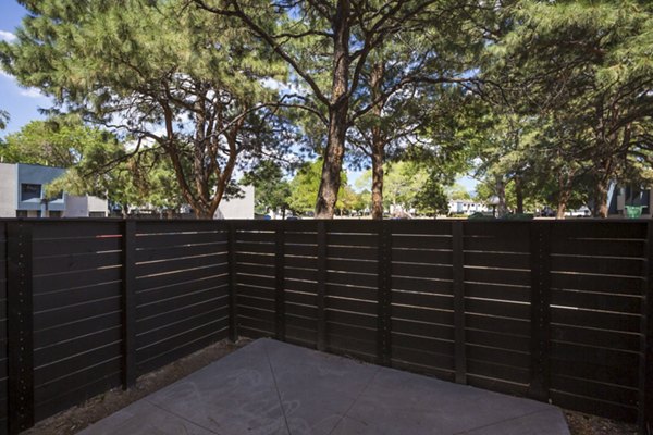 patio at Sun Plaza Apartments 