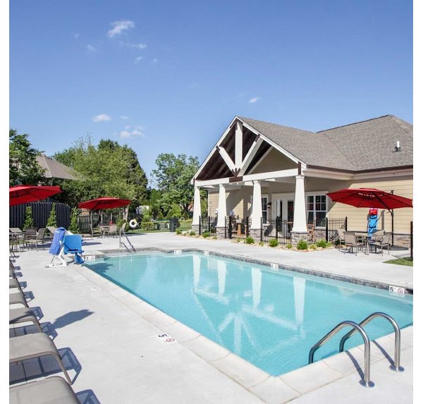 pool at Avalon Springs Apartments