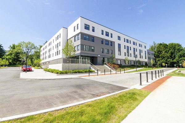 building at Fieldstone Apartments