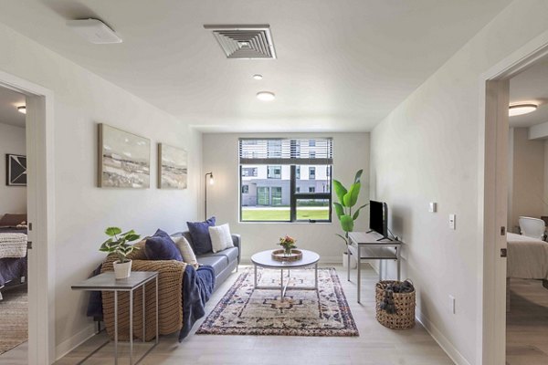 living room at Fieldstone Apartments