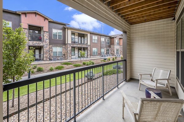 patio at Highpoint Club Apartments