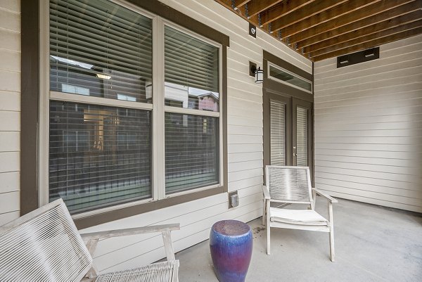 patio at Highpoint Club Apartments