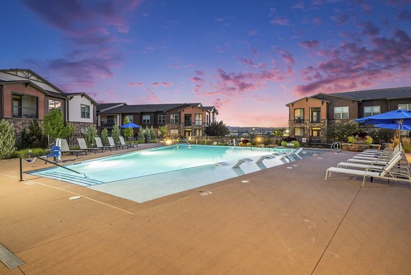 pool at Highpoint Club Apartments