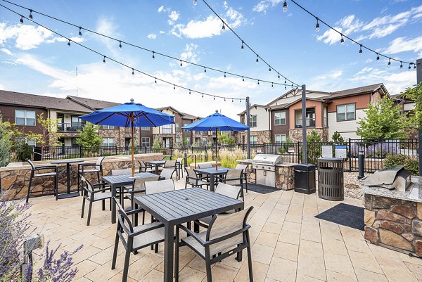 grill area at Highpoint Club Apartments