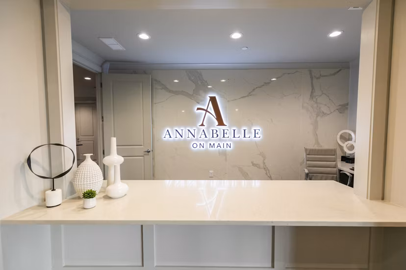 Clubhouse featuring modern seating and entertainment areas at Annabelle on Main Apartments
