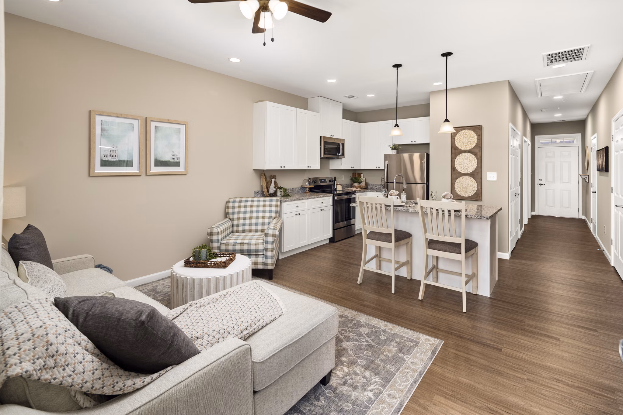 living room at The Ridge at Calhoun Apartments 