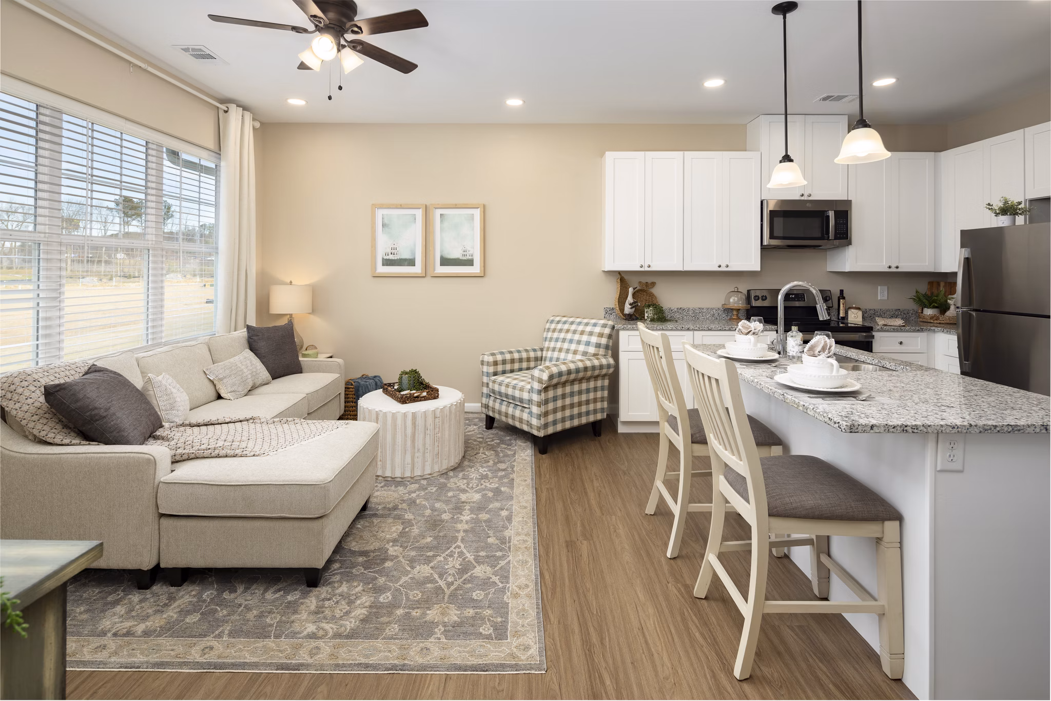 living room at The Ridge at Calhoun Apartments 