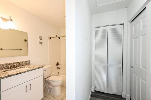bathroom at Woodlake Villas Apartments