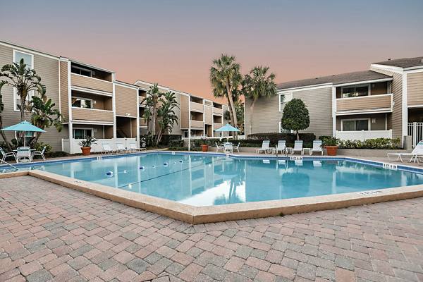 pool at Woodlake Villas Apartments