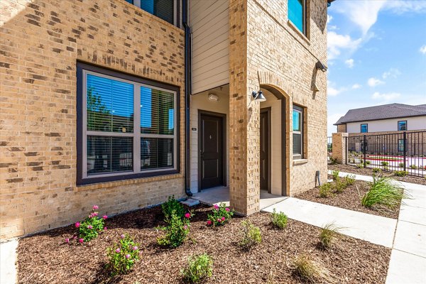 exterior at Emerson at Red Oak Apartments