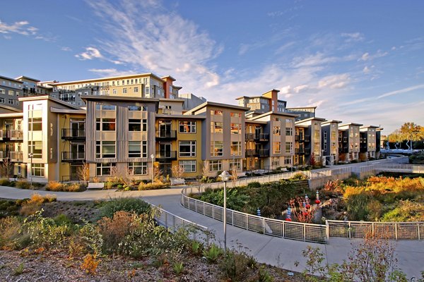 Thornton Place Apartments: Elegant design at luxury apartments in a prime location