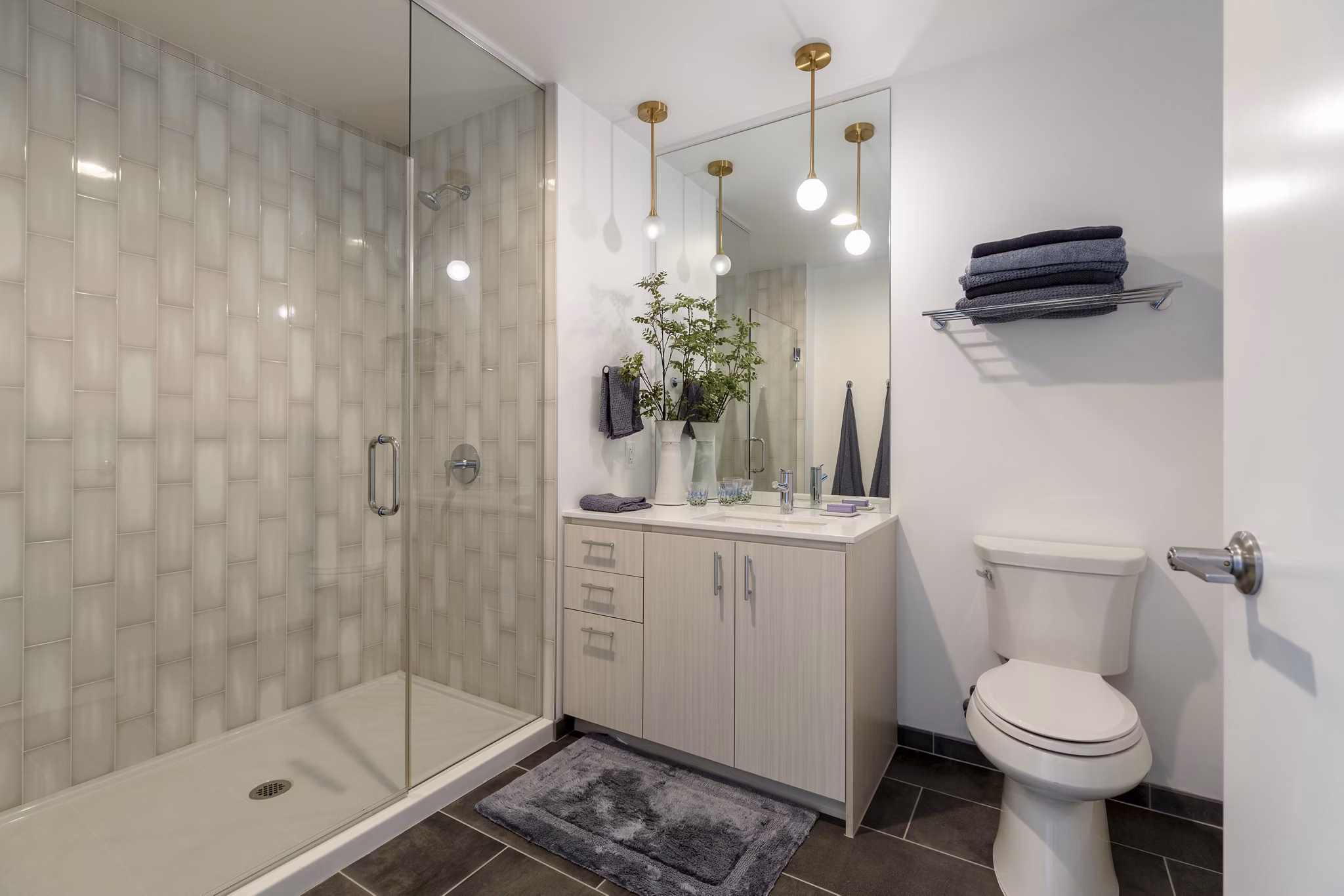 bathroom at 5 MLK Apartments 