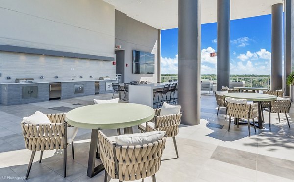 grill area/patio at Crest at Pinecrest Apartments