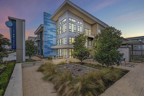 exterior at The Briscoe Apartments 