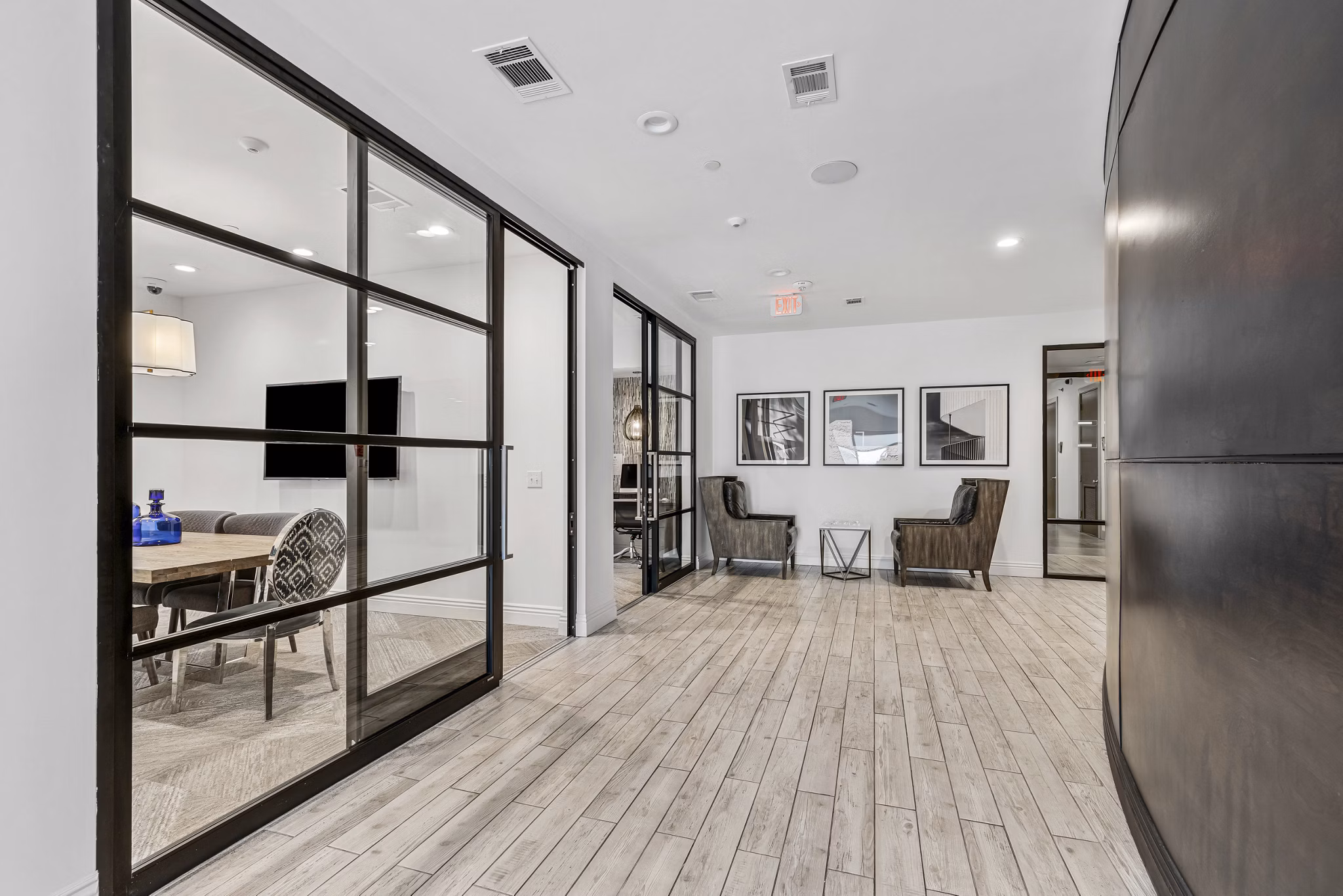 clubhouse at The Briscoe Apartments 