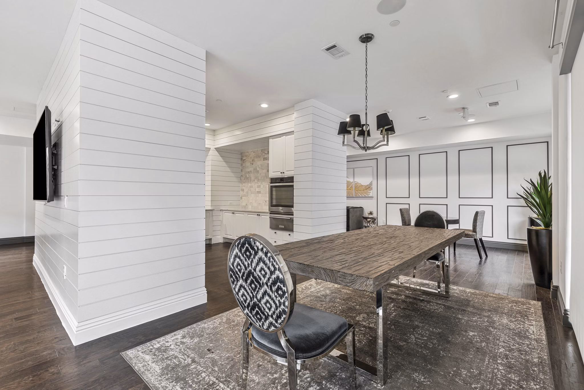 clubhouse at The Briscoe Apartments 
