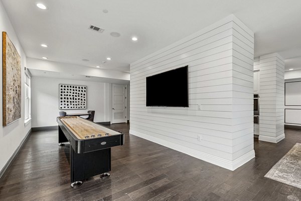 clubhouse at The Briscoe Apartments 