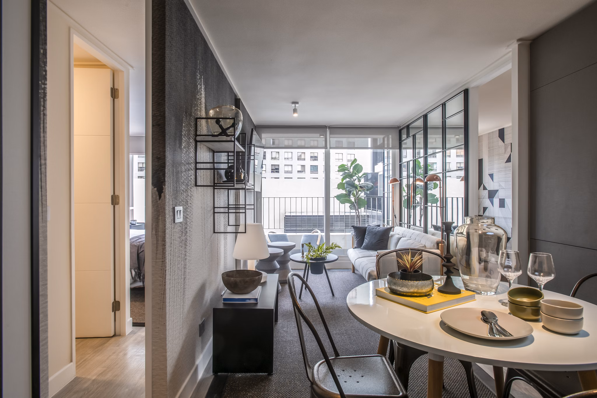 dining room at Somma Plaza Nunoa Apartments