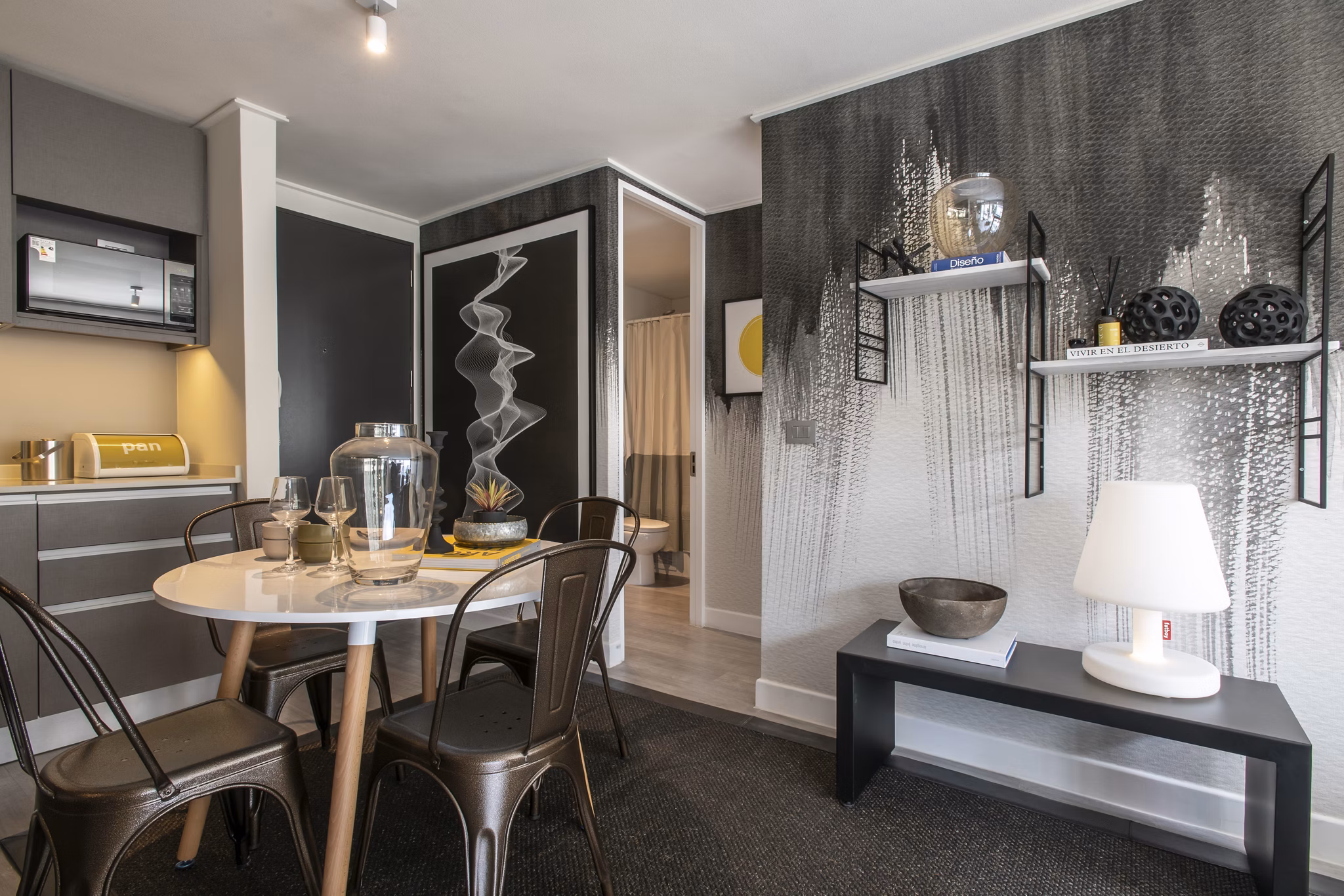 dining room at Somma Plaza Nunoa Apartments