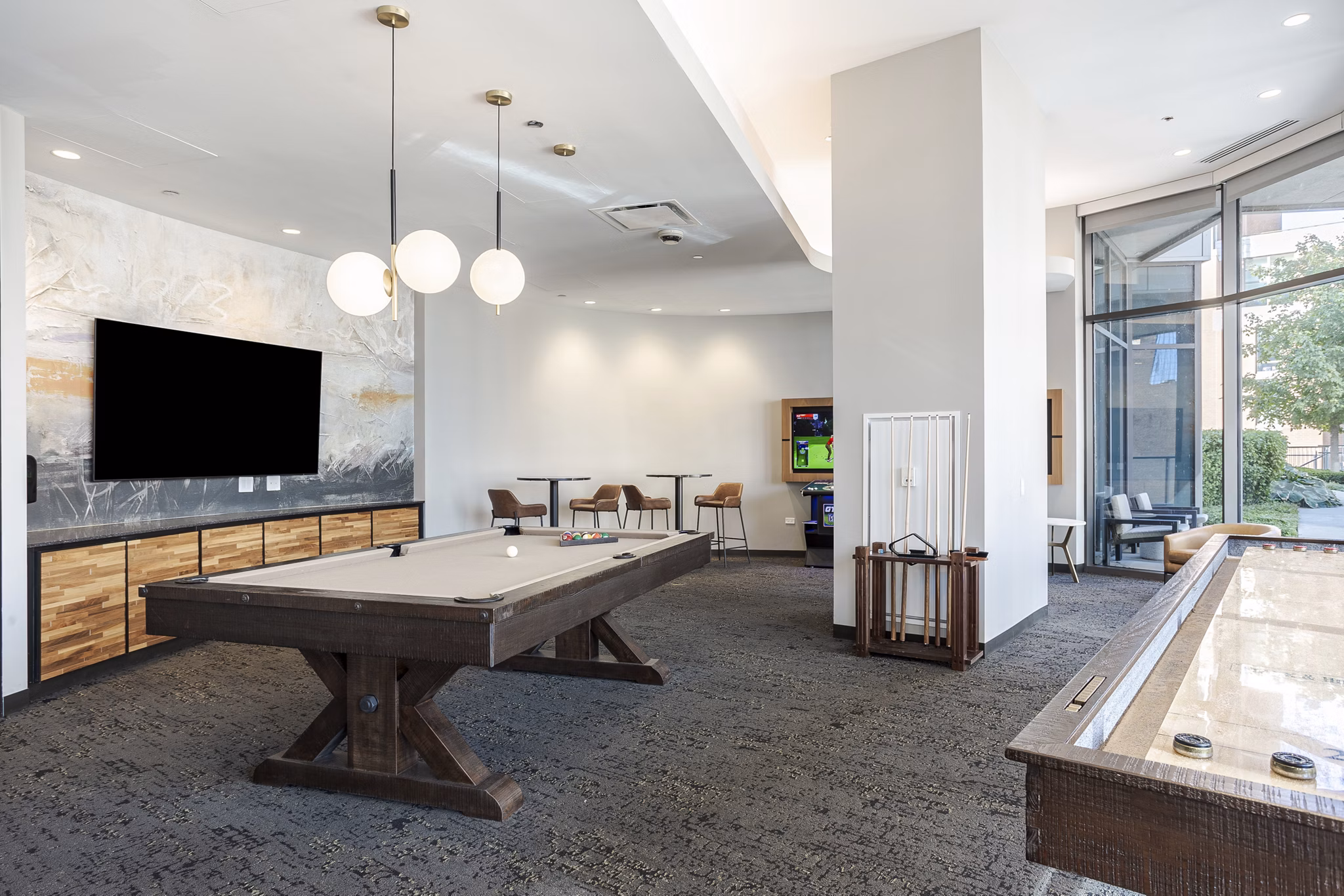 clubhouse at 1001 S State Apartments 