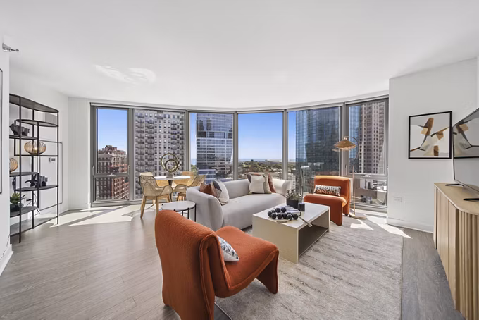 Modern business center with sleek workspaces at 1001 S State Apartments, Chicago