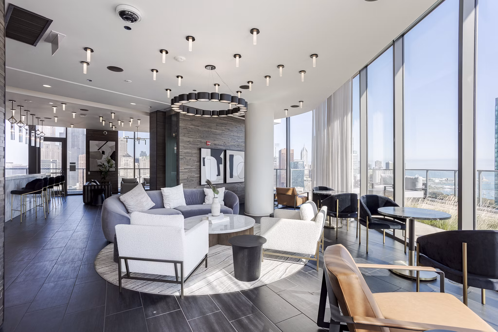 Property images of 1001 S State