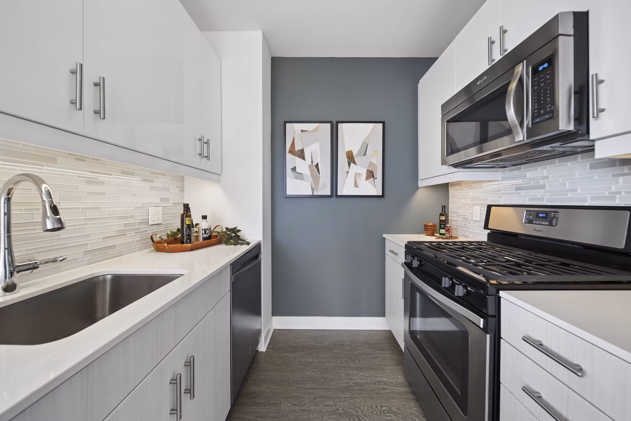 kitchen at 1001 S State Apartments