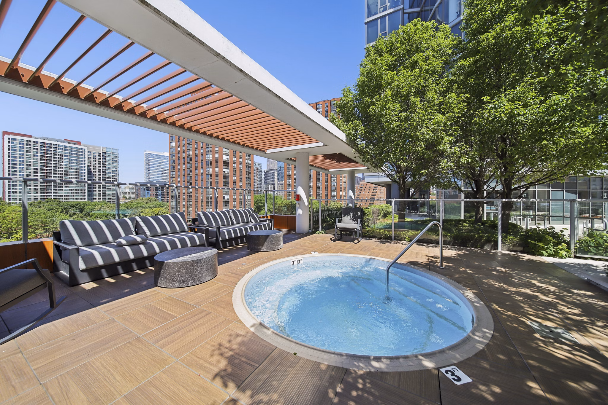 pool at 1001 S State Apartments