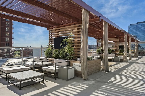 Rooftop deck with city views at 1001 S State Apartments