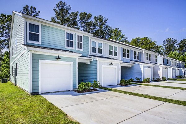 building/exterior at Berkeley Homes Apartments