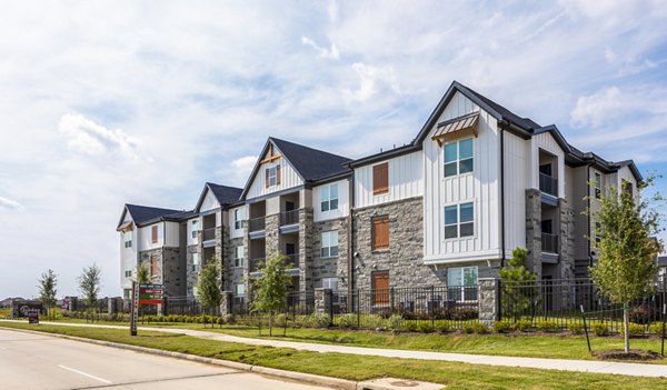 Broadstone Jordan Ranch: Contemporary building luxury apartments in Dublin, CA