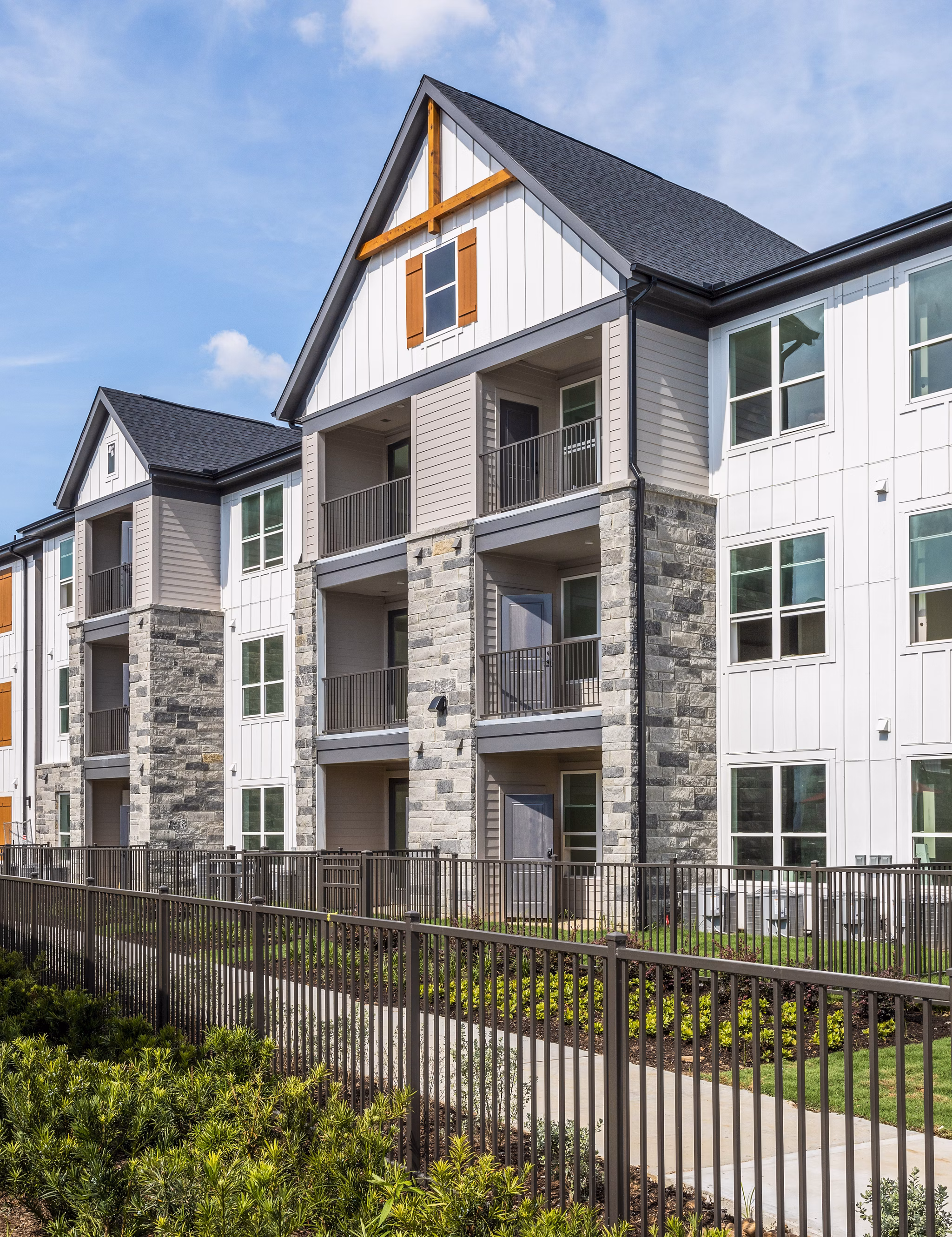 Broadstone Jordan Ranch: Modern design of luxury apartments in Dallas