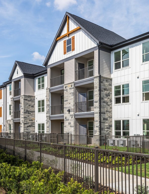 Broadstone Jordan Ranch: Modern design of luxury apartments in Dallas