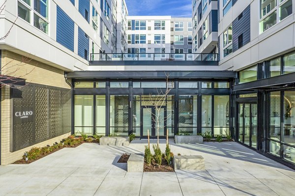 Broadstone Claro: Modern architectural design luxury apartments in San Diego