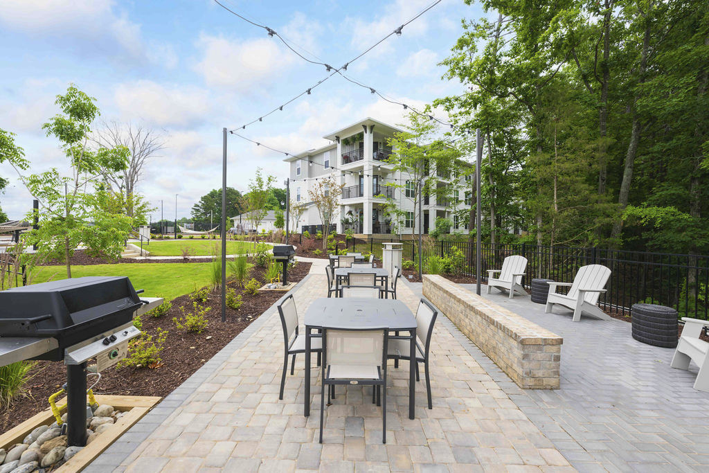 Grill area at Lakehouse On Wylie Apartments