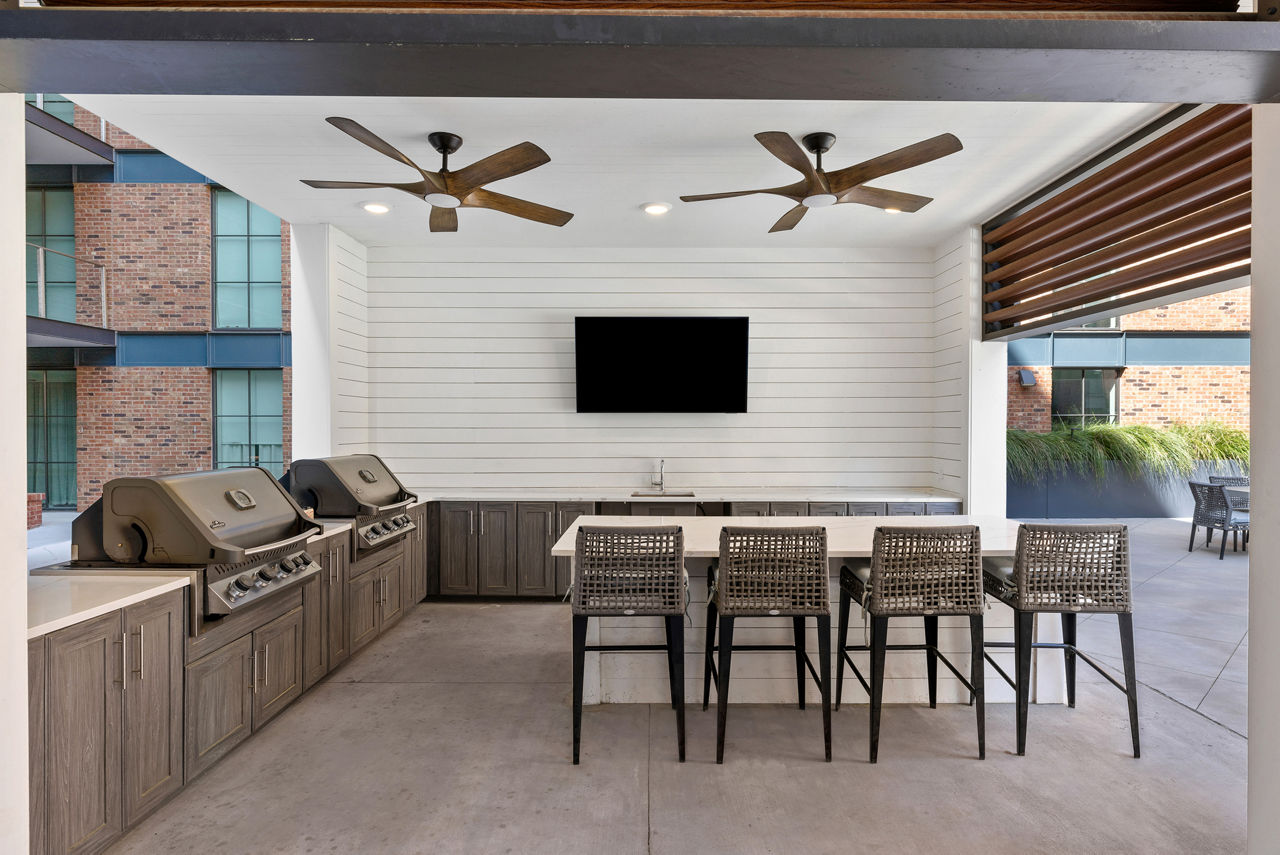 Grill area at Atlantic On Romney Apartments