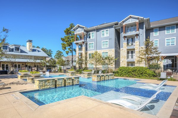 pool at Creekside Park The Residences