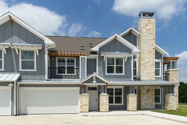 Lakeside Row Apartments: Luxury lakeside building showcasing modern design