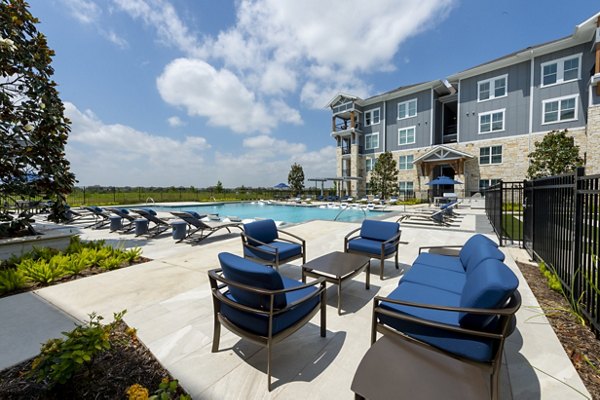 patio/pool at Lakeside Row Apartments