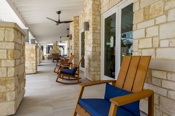 patio at Lakeside Row Apartments