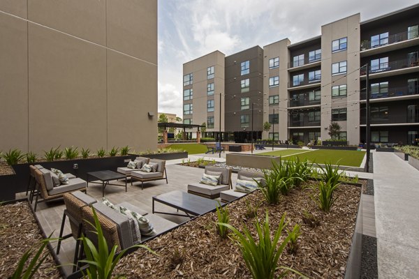 courtyard at The Lane at Waterway Apartments