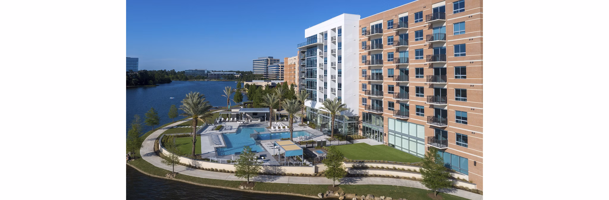 Two Lakes Edge Apartments: Waterfront luxury apartments in The Woodlands