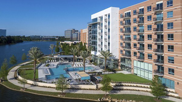 Two Lakes Edge Apartments: Waterfront luxury apartments in The Woodlands