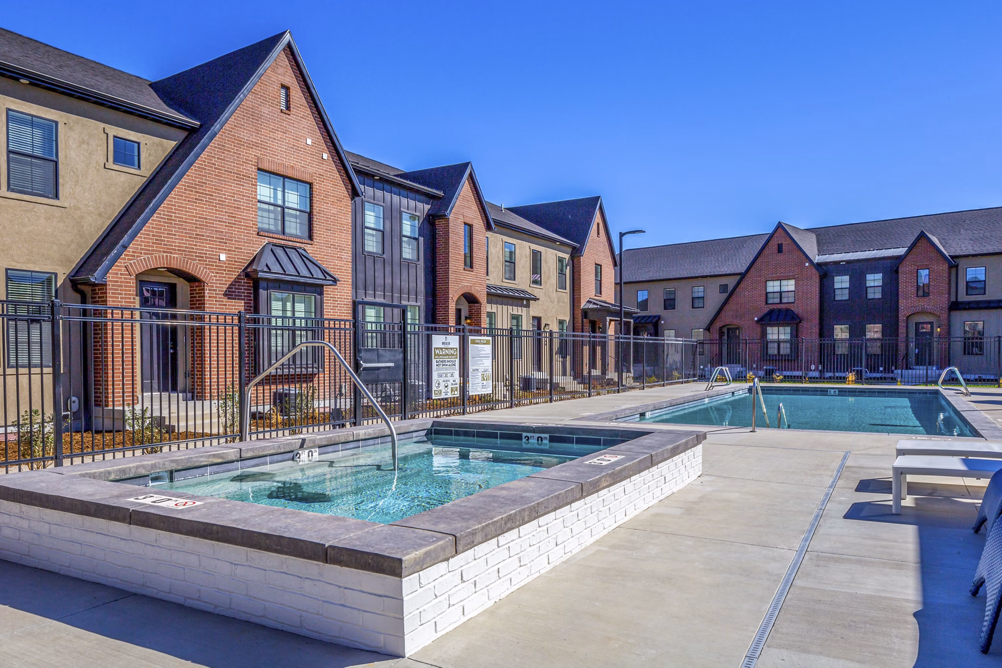 hot tub/ jacuzzi/pool at Drexler Townhomes at Holbrook Farms Apartments